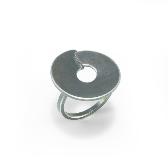 nishnabotna jewelry, sterling silver small disk ring with overlap with black patina